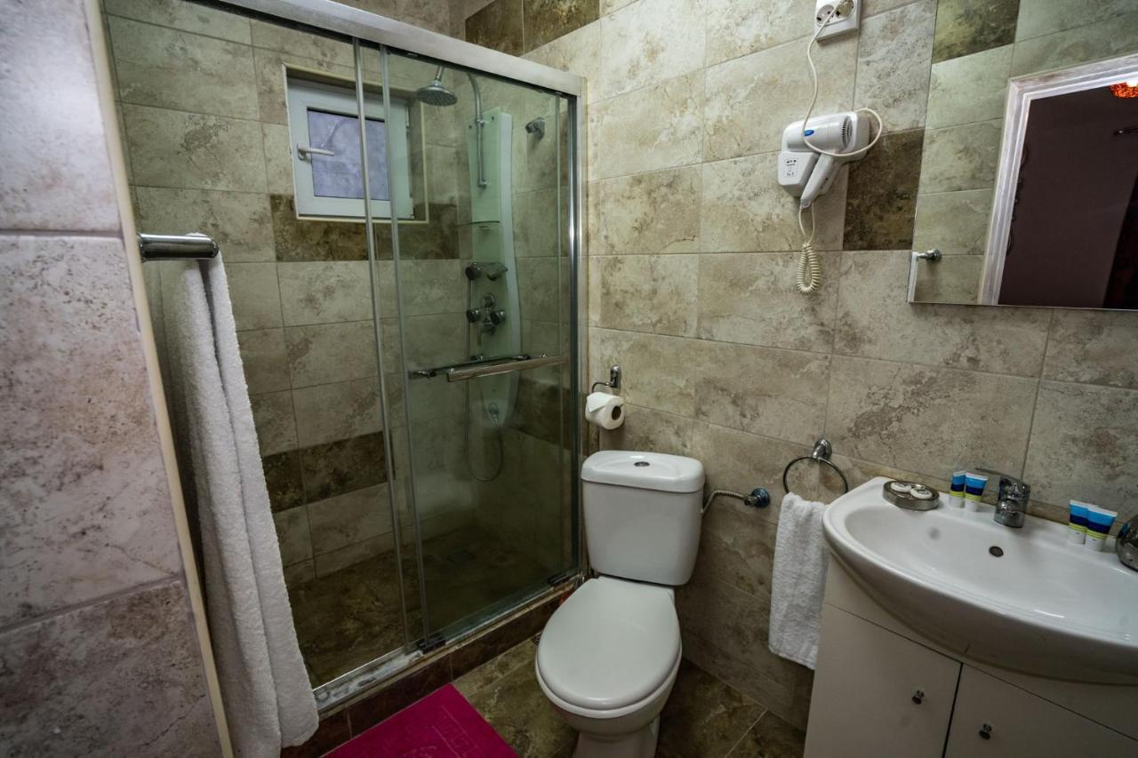 Отель Casa Del Flor Костинешти Экстерьер фото